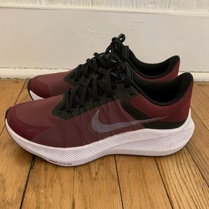 Nike Women's Zoom Winflo 8 Size 8.5 Dark Beetroot